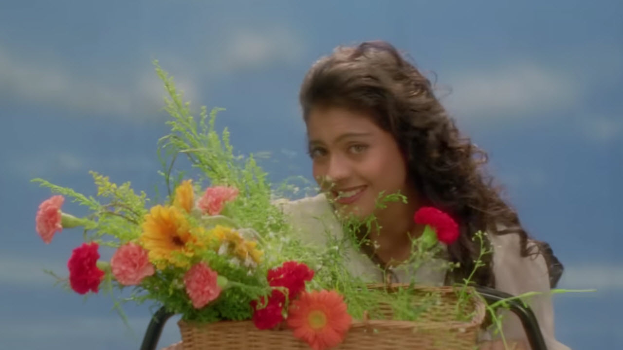 Poo Pookum Osai Song Lyrics